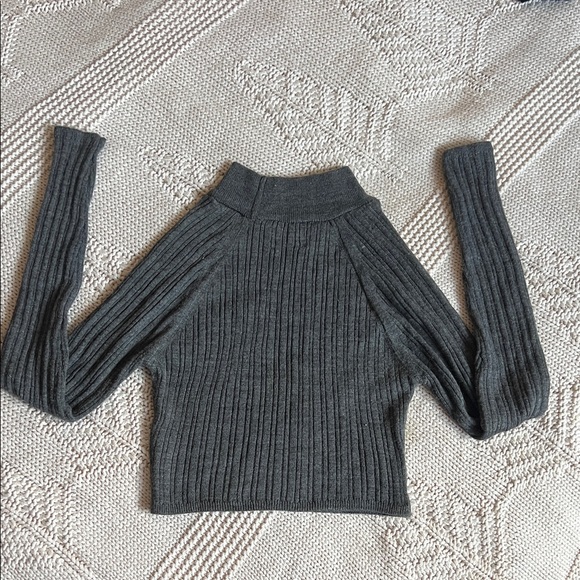 ASOS Gray Ribbed Crop Top - Picture 4 of 4